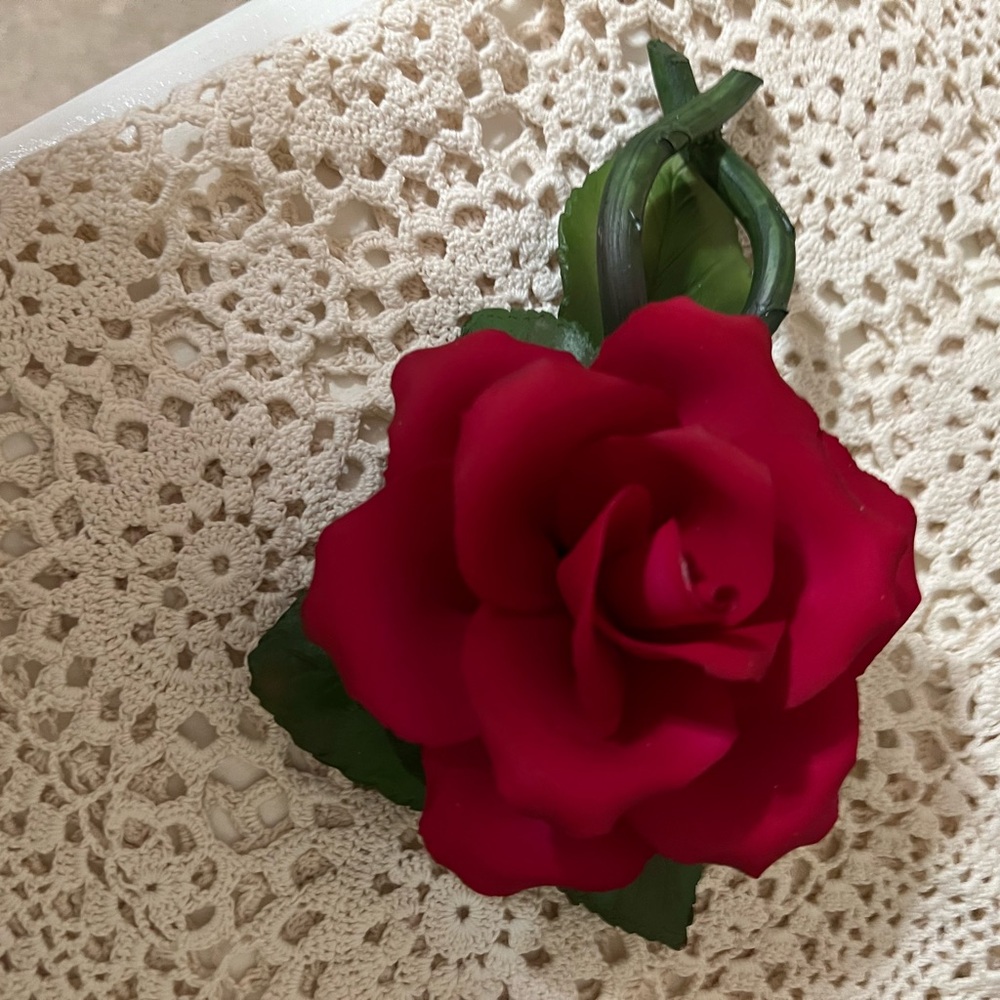Elegant Red Rose Accent